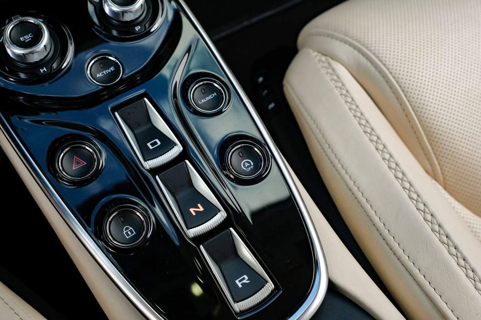 Used 2021 McLaren GT image 24