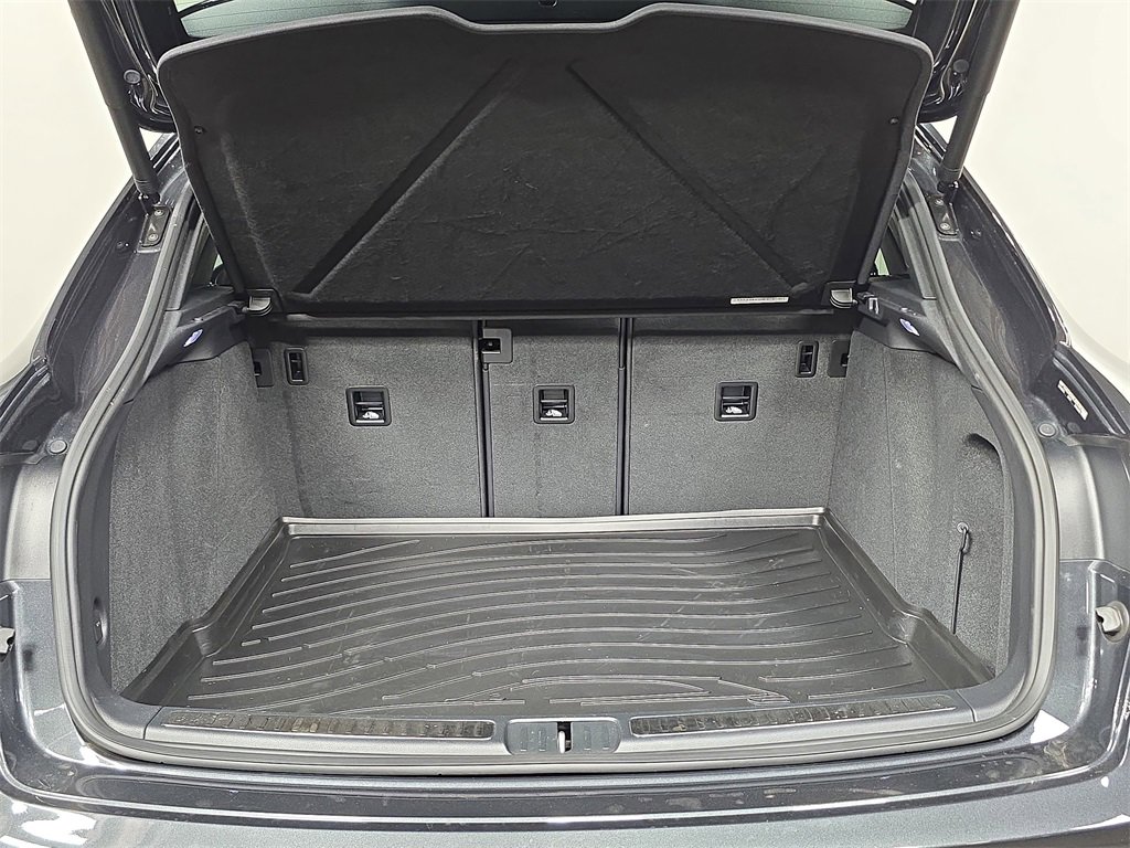 Used 2025 Porsche Macan image 25