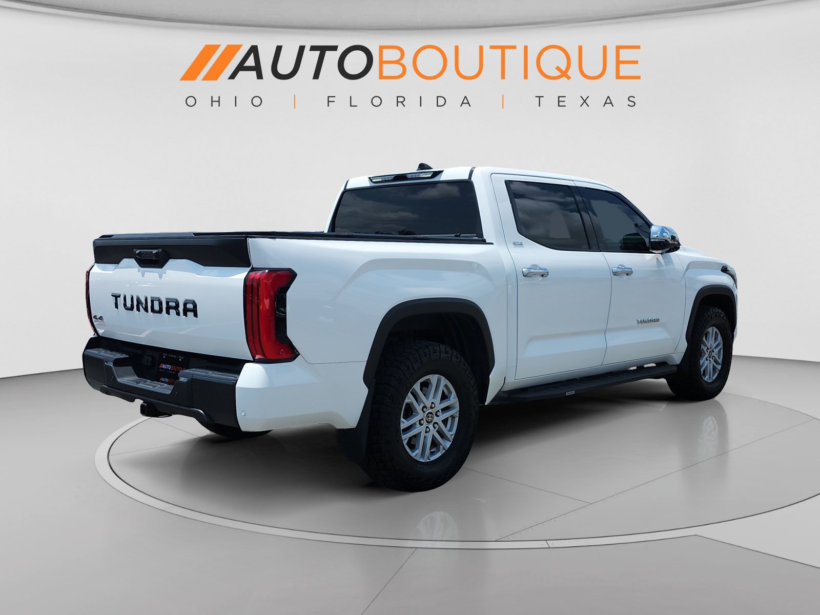 Used 2023 Toyota Tundra SR5 w/ SR5 Convenience Package AWD/4WD image 6