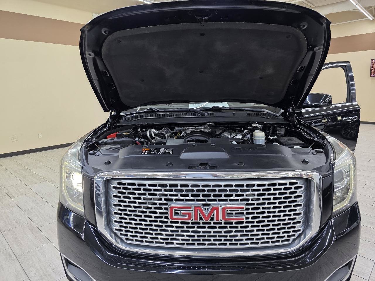Used 2016 GMC Yukon XL Denali w/ Open Road Package AWD/4WD image 47