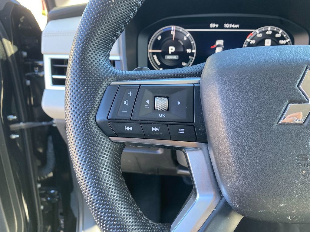 Used 2023 Mitsubishi Outlander SEL image 16