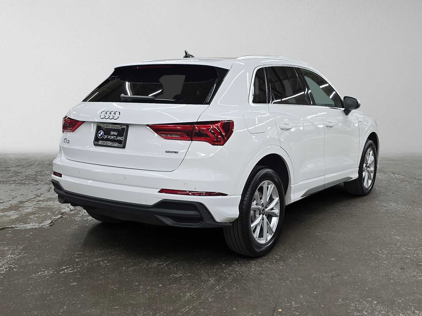 Used 2025 Audi Q3 2.0T Premium AWD/4WD image 3