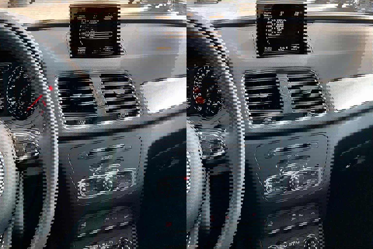 Used 2018 Audi Q3 2.0T Premium w/ Convenience Package FWD image 7