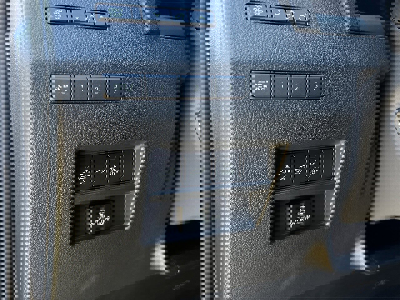 Used 2025 Lexus GX 550 w/ Cold Area Package image 15