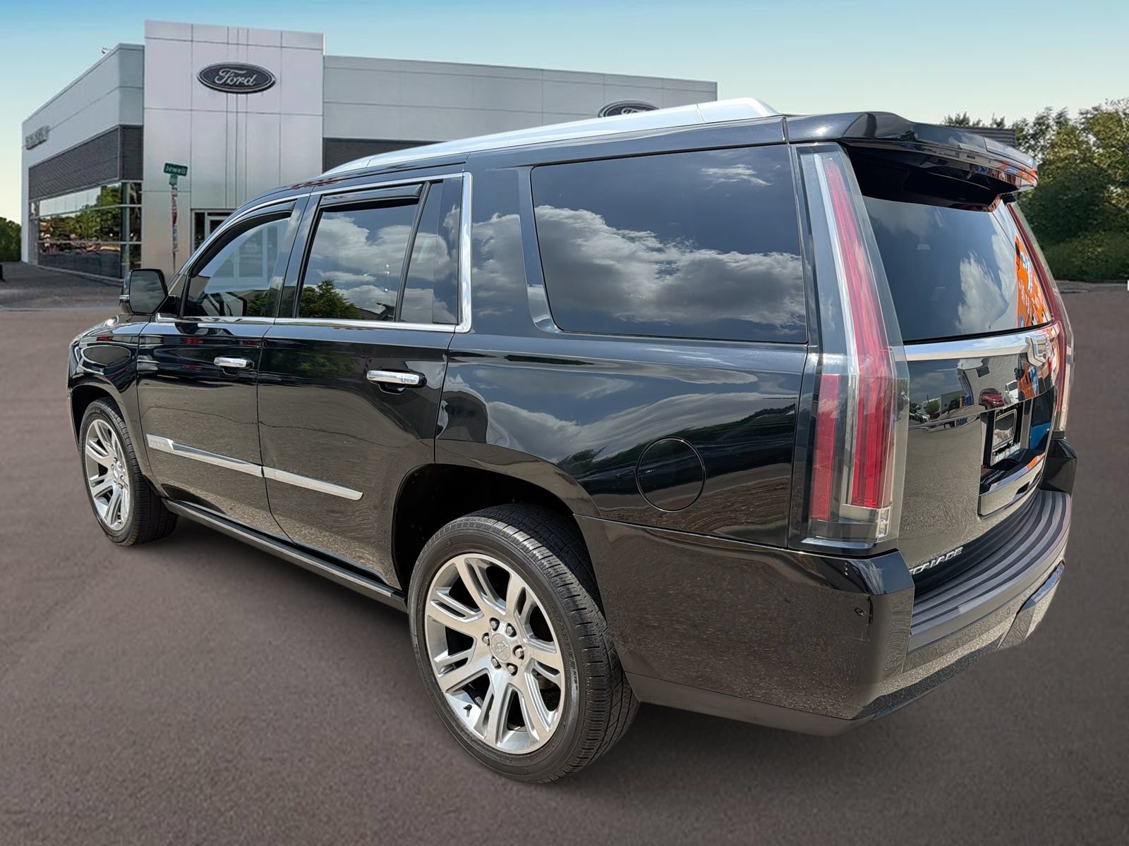 Used 2015 Cadillac Escalade Premium AWD/4WD image 7