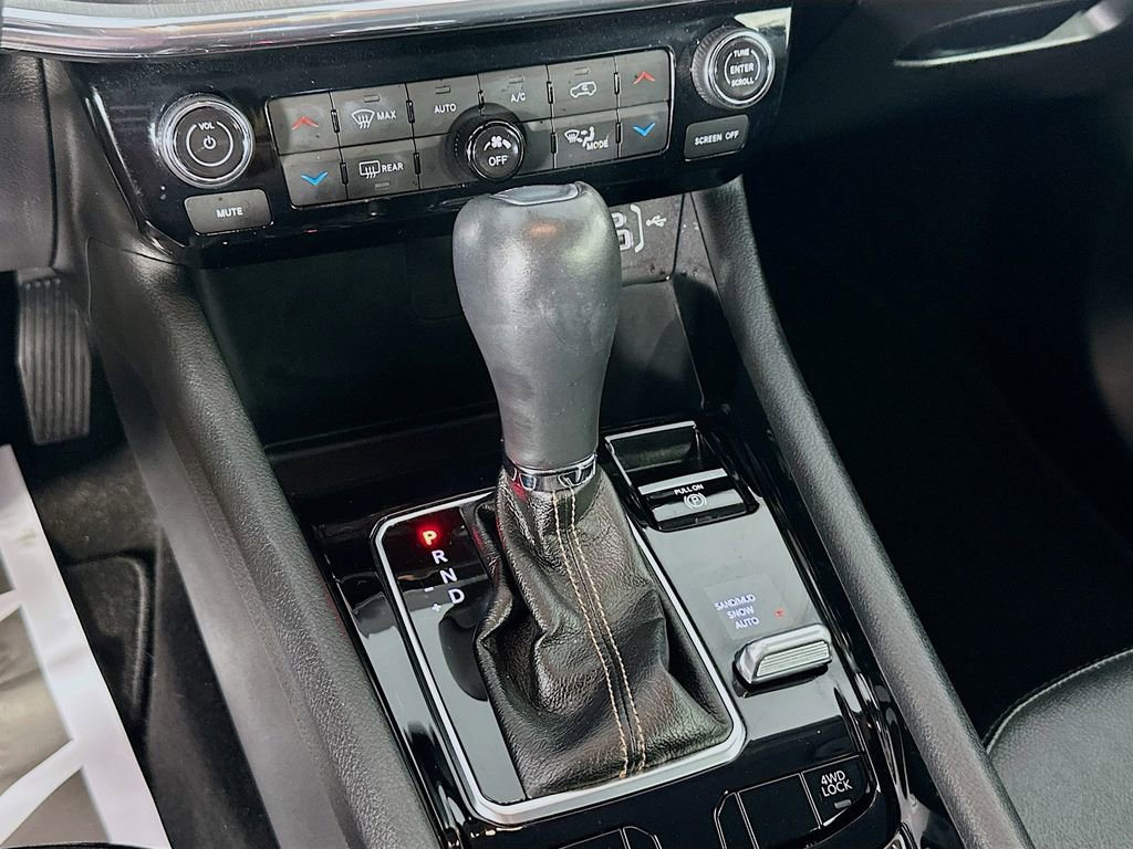 Used 2022 Jeep Compass Limited image 16