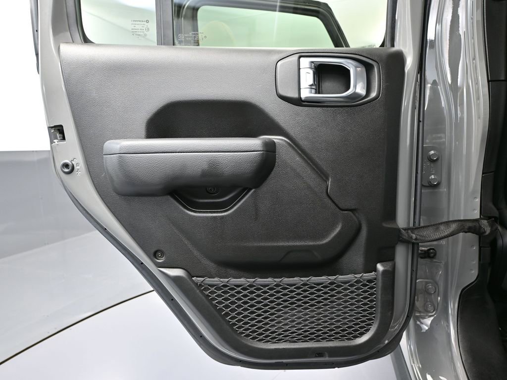 Used 2022 Jeep Gladiator Mojave w/ Auxiliary Switch Group image 36