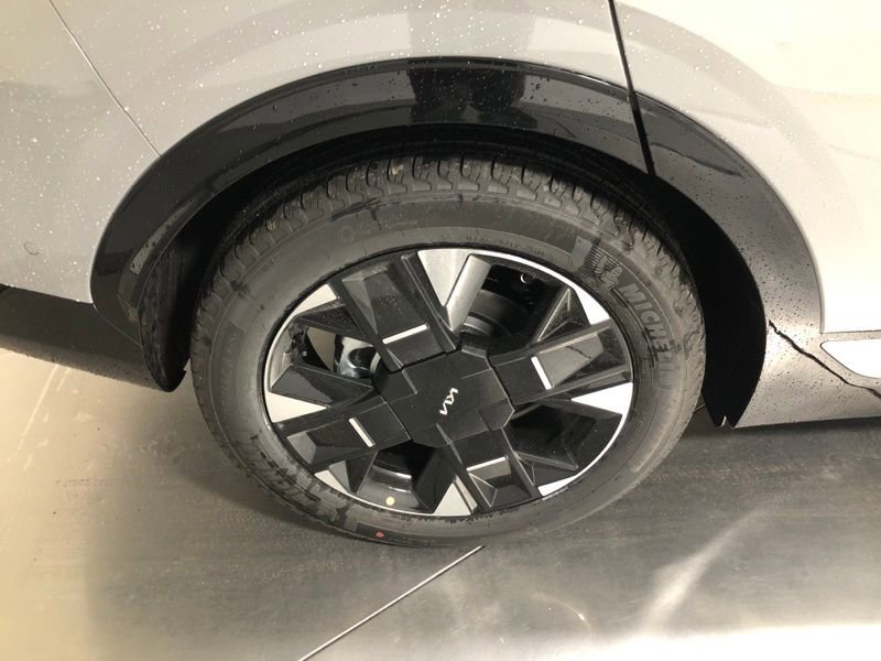 New 2026 Kia Sportage SX image 9