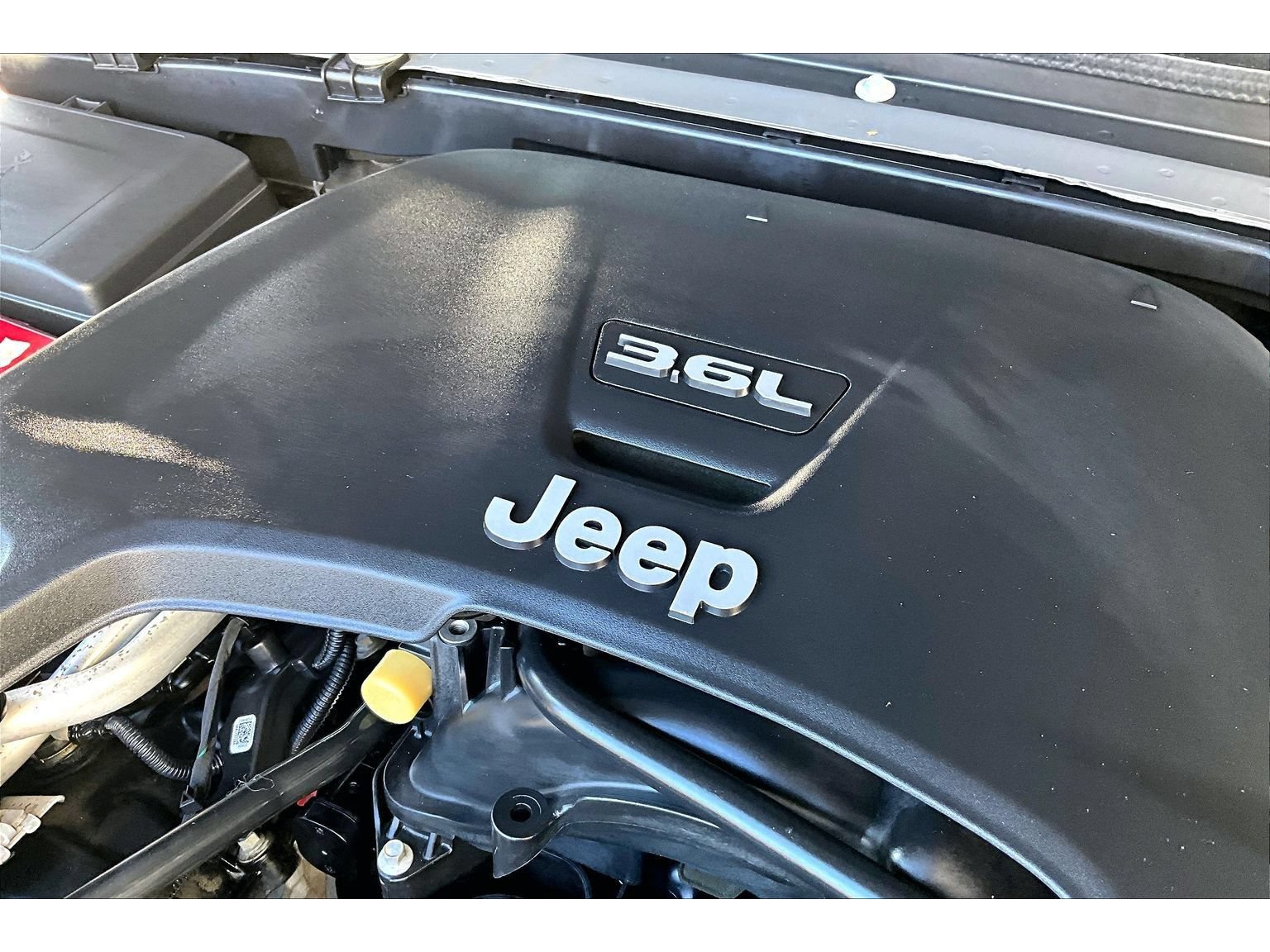 Used 2021 Jeep Wrangler Sport AWD/4WD image 30