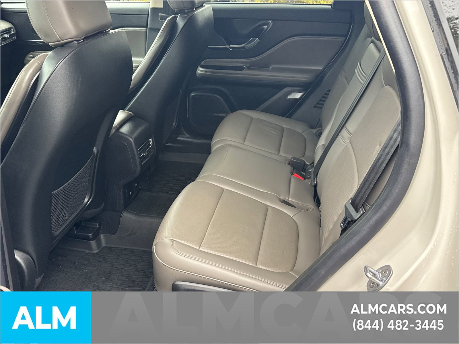 Used 2023 Lincoln Corsair Reserve w/ Rear Removable Package Tray image 26