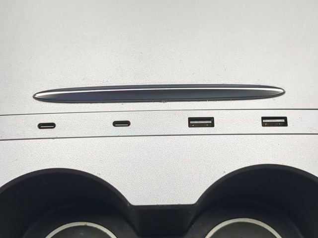 Used 2022 Tesla Model Y Performance image 30