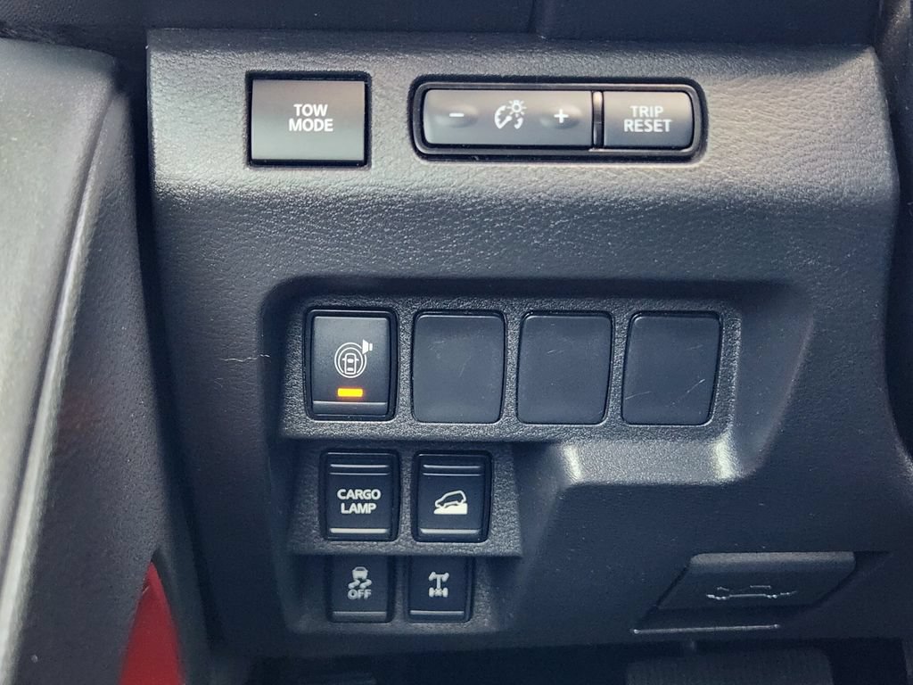 Used 2024 Nissan Frontier PRO-4X w/ Technology Package AWD/4WD image 22