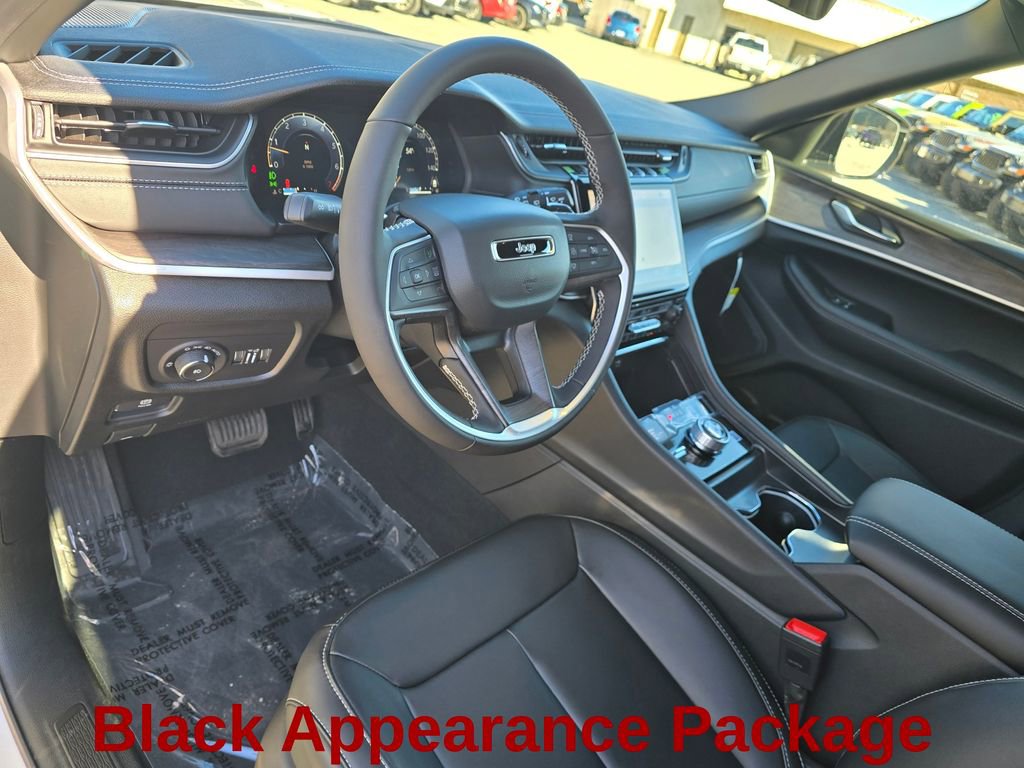 New 2025 Jeep Grand Cherokee Limited w/ Black Appearance Package image 23