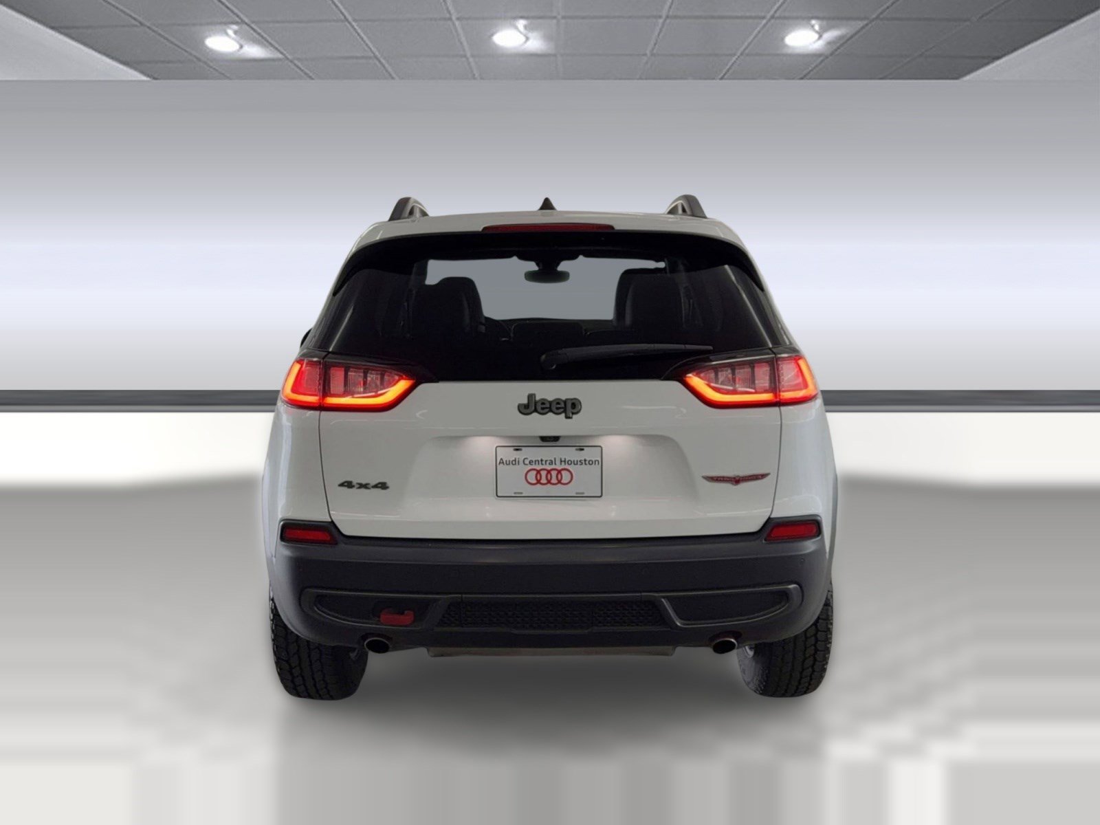 Used 2019 Jeep Cherokee Trailhawk AWD/4WD image 10