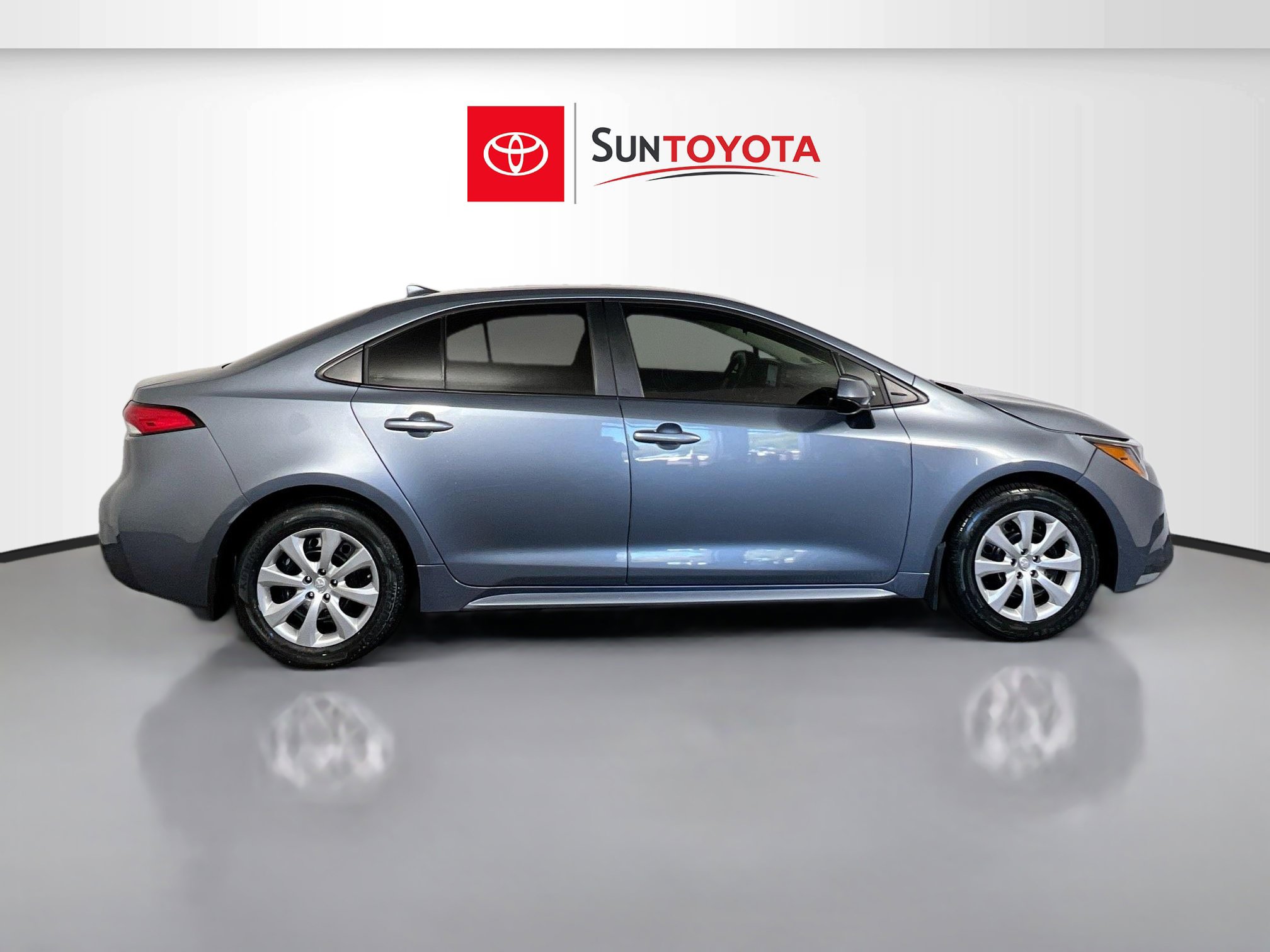 Used 2025 Toyota Corolla LE image 2