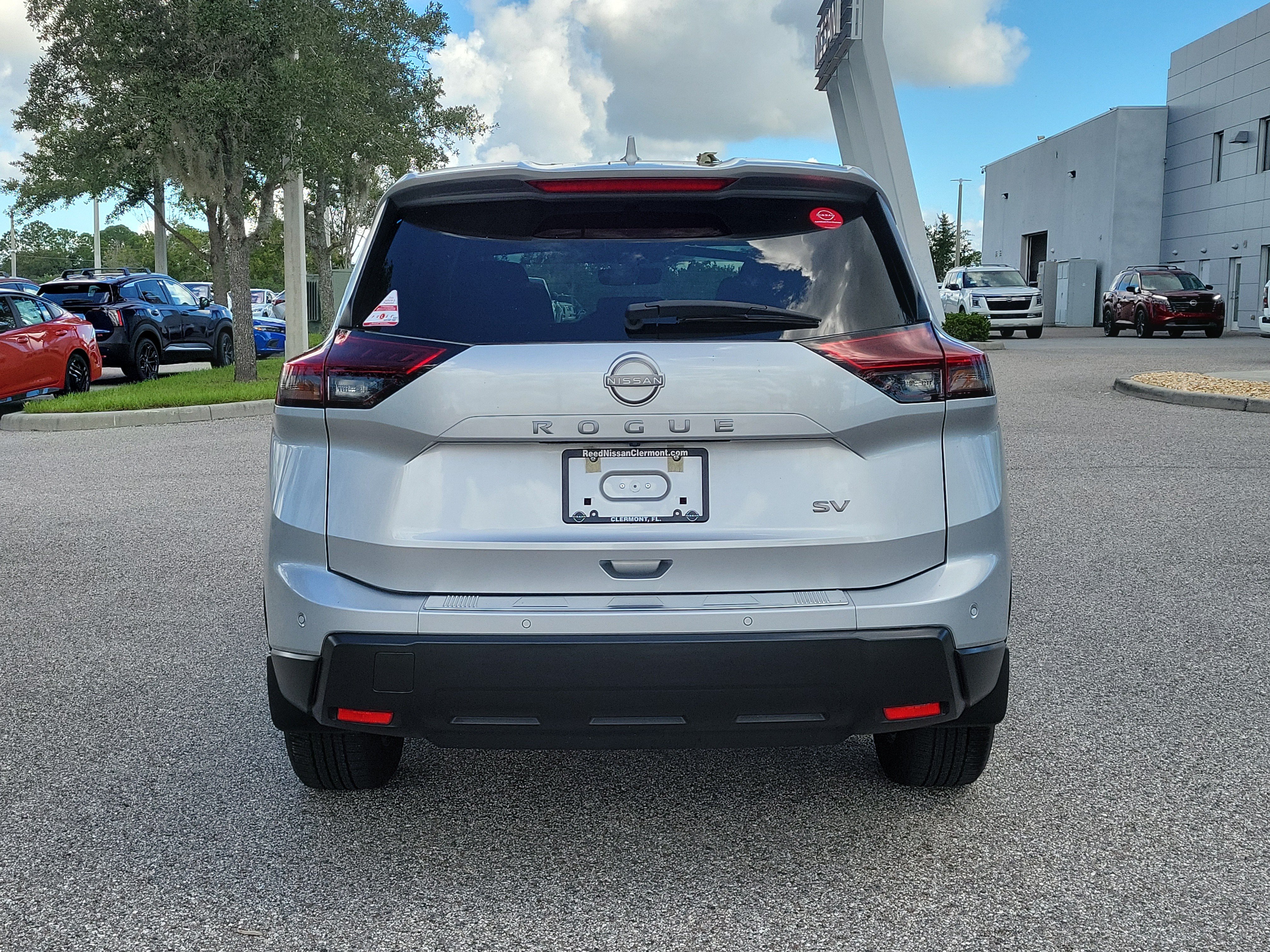 Certified 2024 Nissan Rogue SV FWD image 7