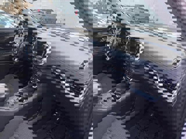 Used 2024 GMC Terrain SLE image 21