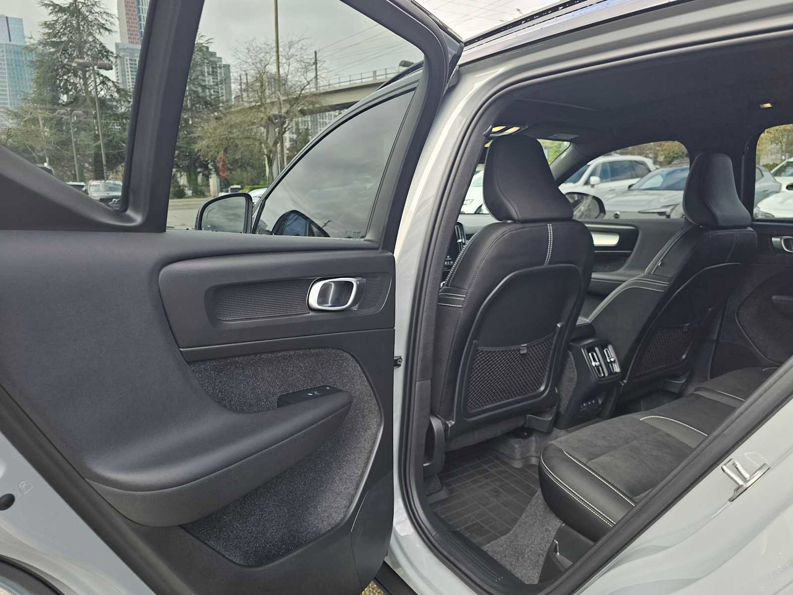 Certified 2026 Volvo XC40 B5 Ultra w/ Climate Package image 18