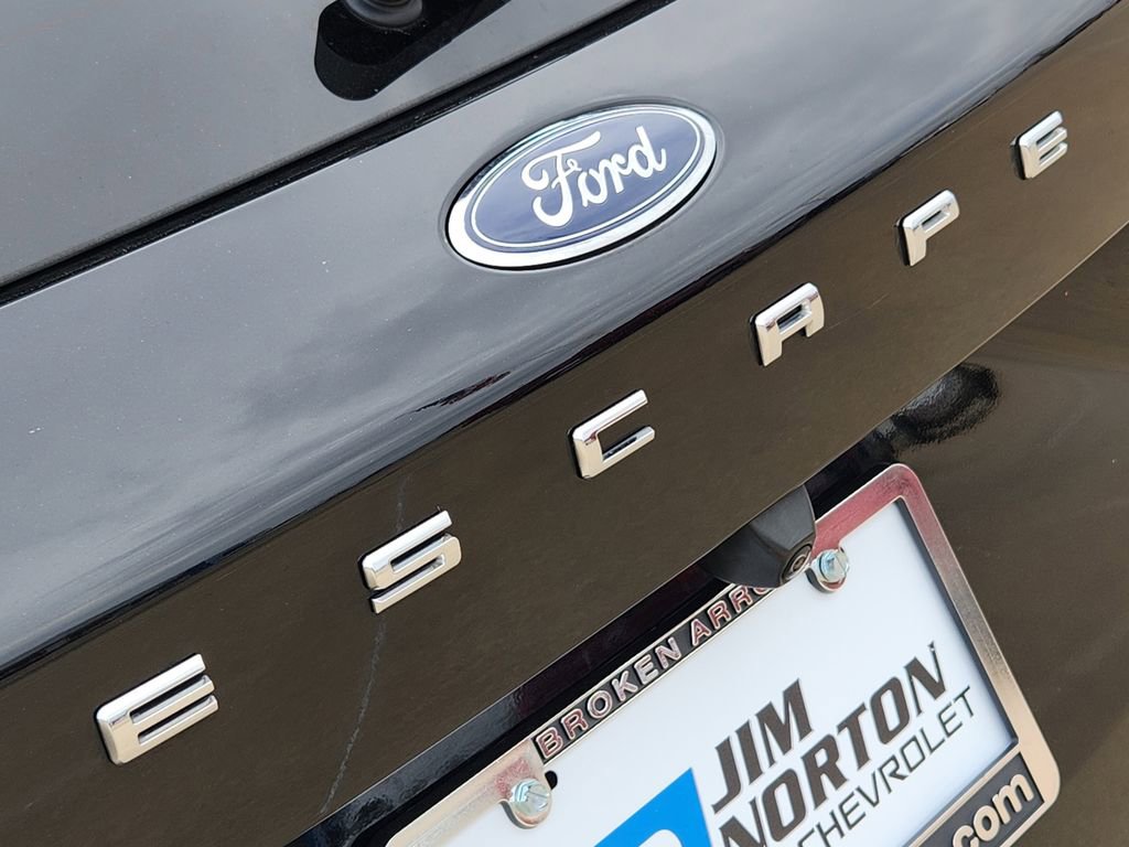 Used 2025 Ford Escape ST-Line image 14