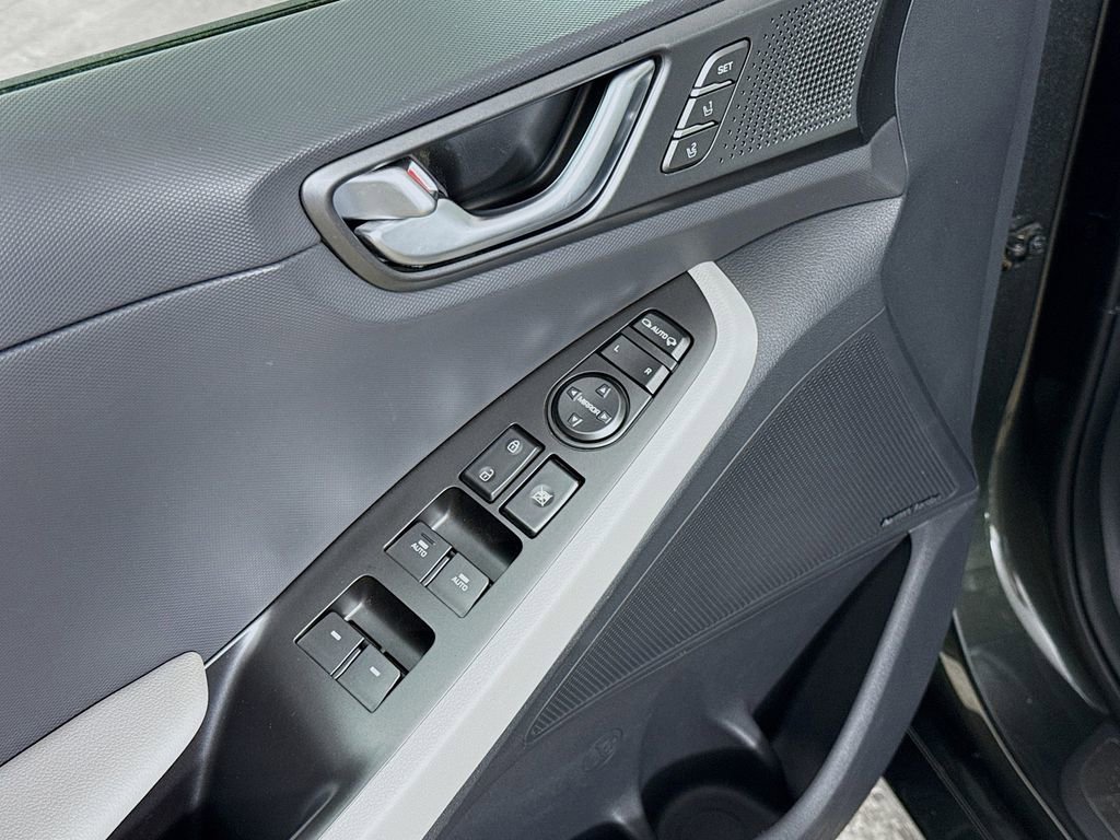 Used 2021 Hyundai Ioniq Limited image 23