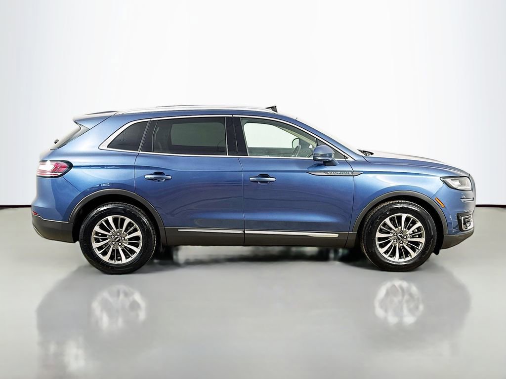 Used 2019 Lincoln Nautilus Select AWD/4WD image 9