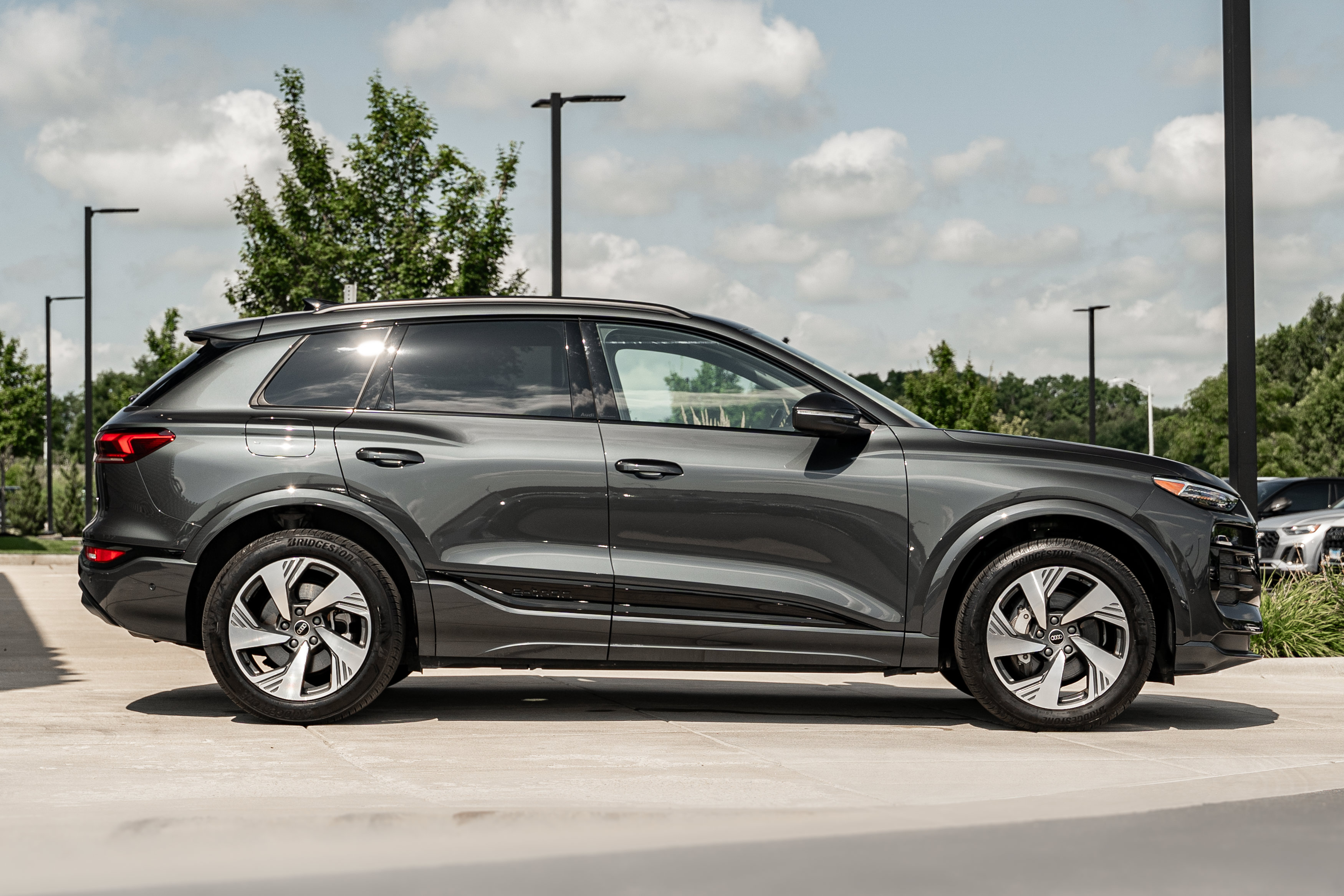 Certified 2025 Audi Q6 e-tron Premium Plus w/ Premium Plus AWD/4WD image 3