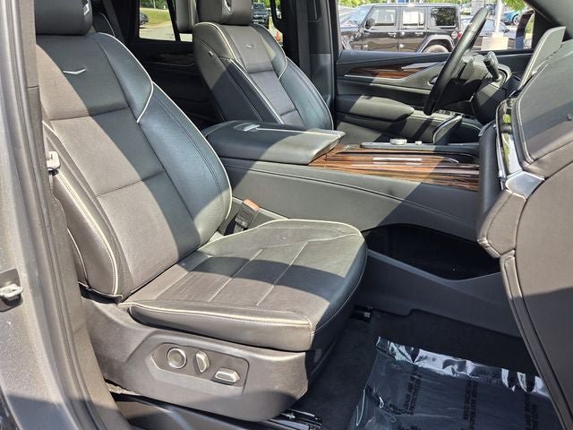 Used 2021 Cadillac Escalade Premium Luxury w/ Driver Assist Tech Package AWD/4WD image 18