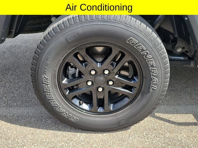 Used 2023 Jeep Gladiator Sport AWD/4WD image 7