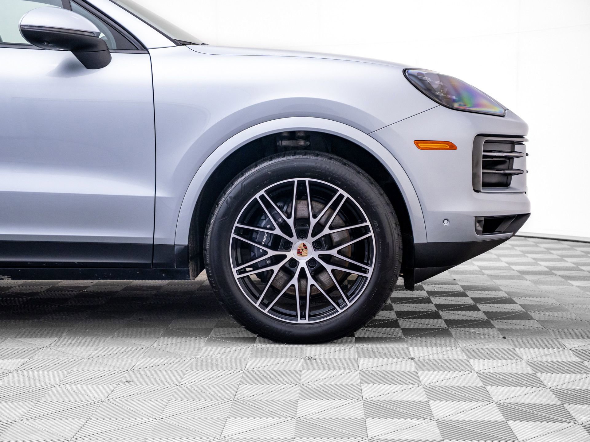 Certified 2025 Porsche Cayenne Coupe AWD/4WD image 36