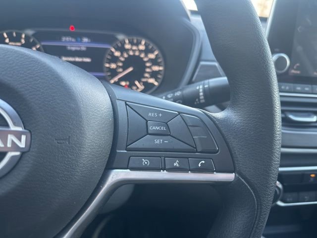 Used 2025 Nissan Altima 2.5 SV image 19