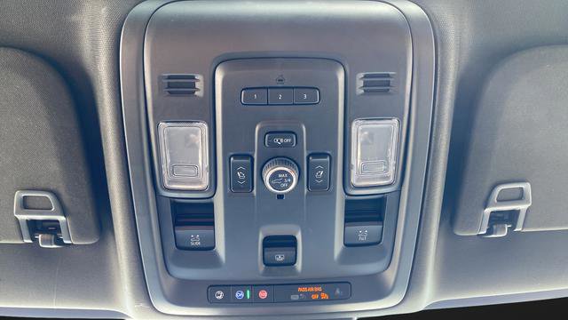 Used 2023 GMC Yukon Denali AWD/4WD image 35
