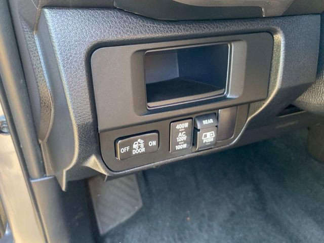 Used 2017 Toyota Tacoma Limited image 12