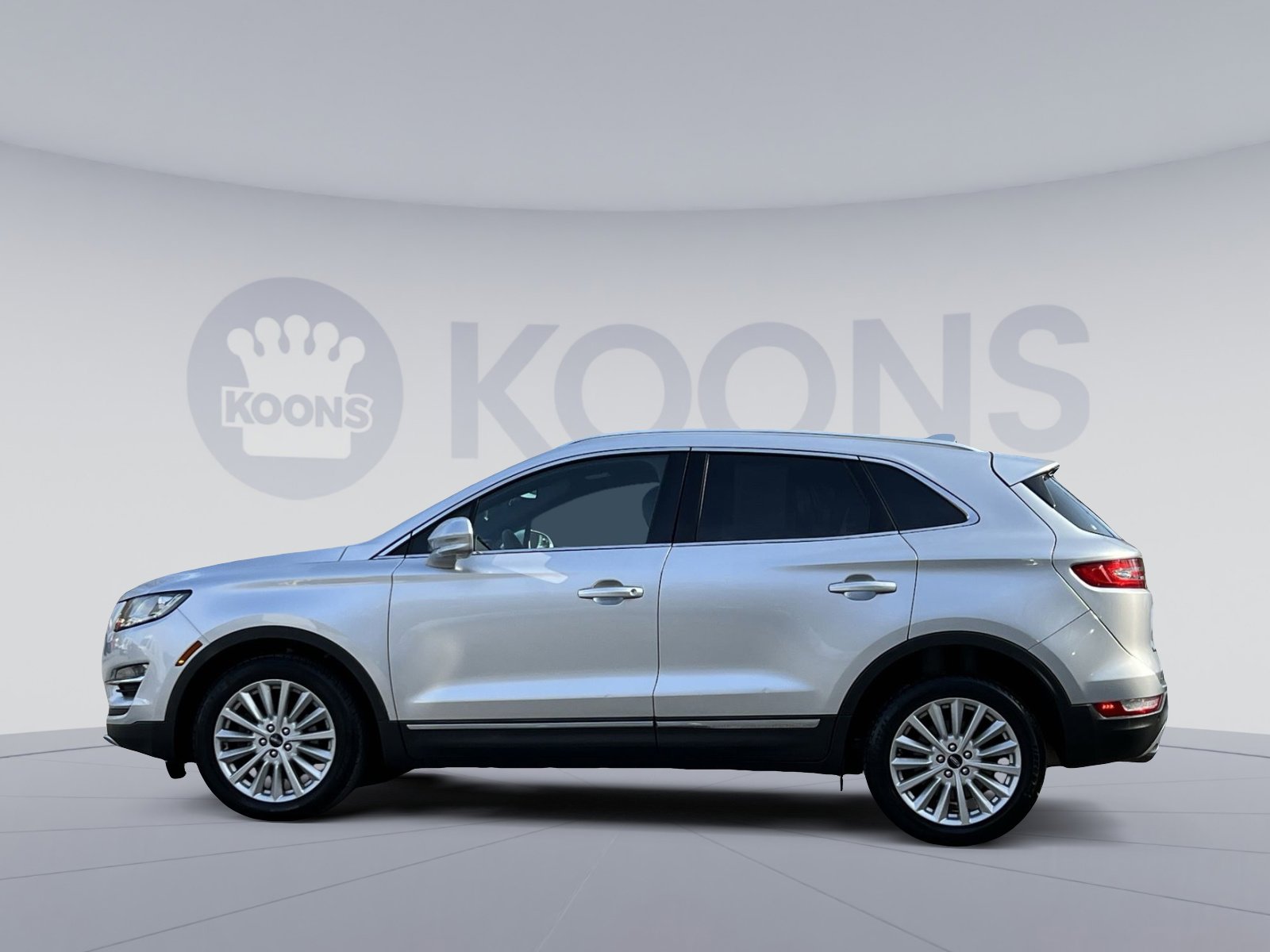 Used 2019 Lincoln MKC Premiere image 2