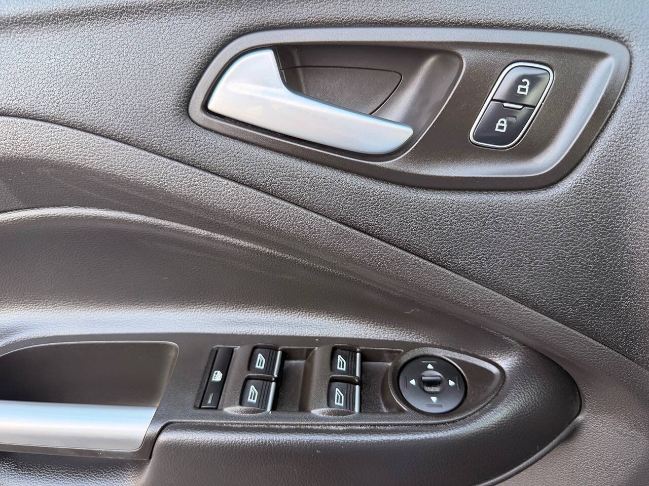 Used 2017 Ford C-MAX SE FWD image 38