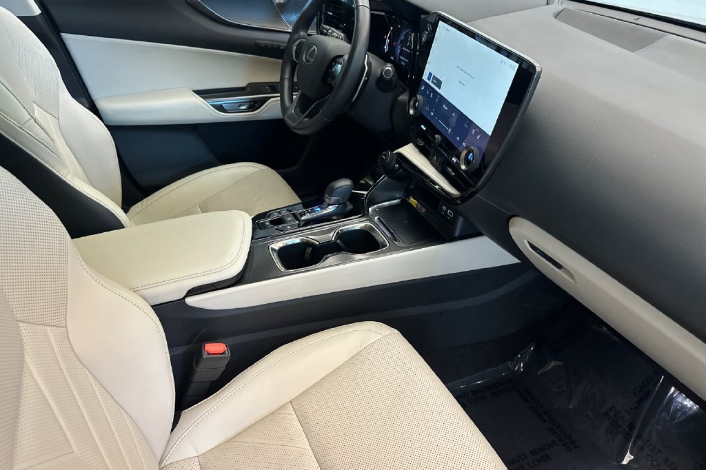 Used 2026 Lexus NX 350 AWD w/ Accessory Package (K3) image 16