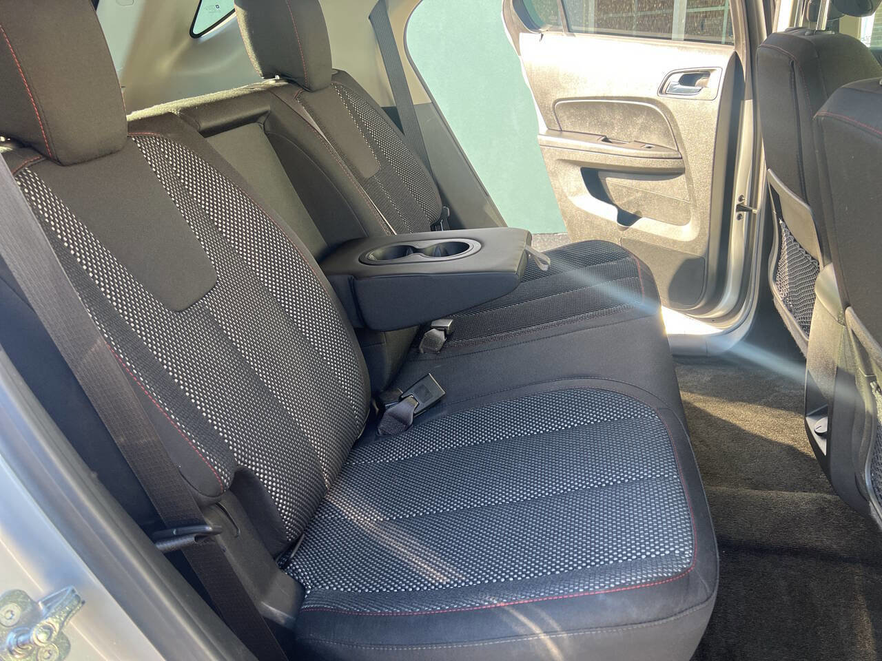 Used 2017 Chevrolet Equinox LT w/ Convenience Package image 13