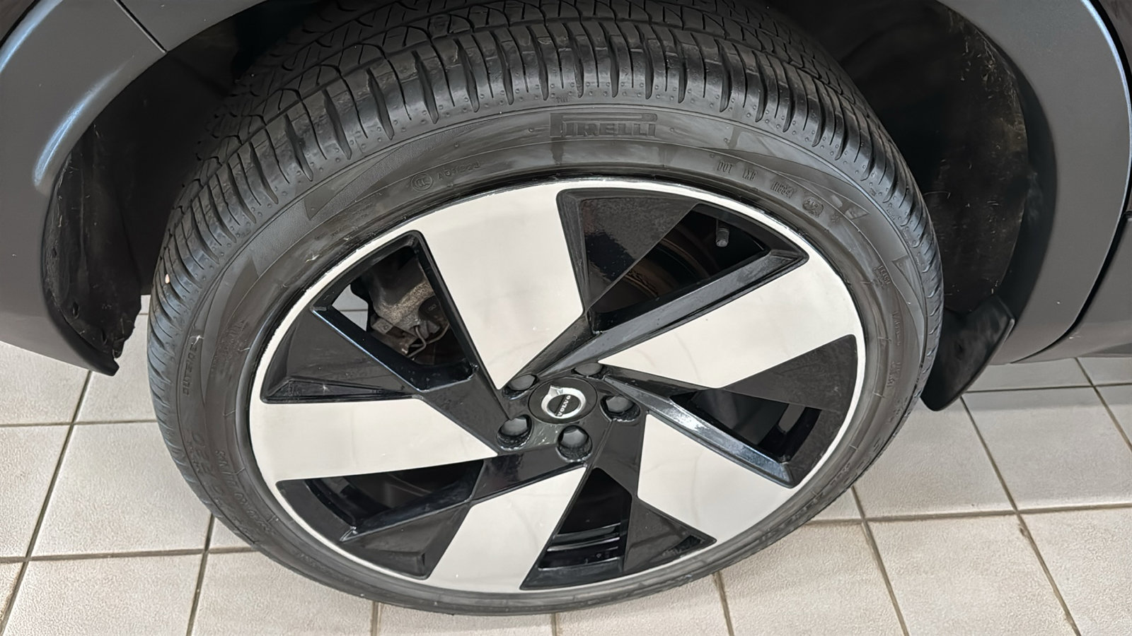 Used 2023 Volvo C40 P8 Recharge Ultimate image 31