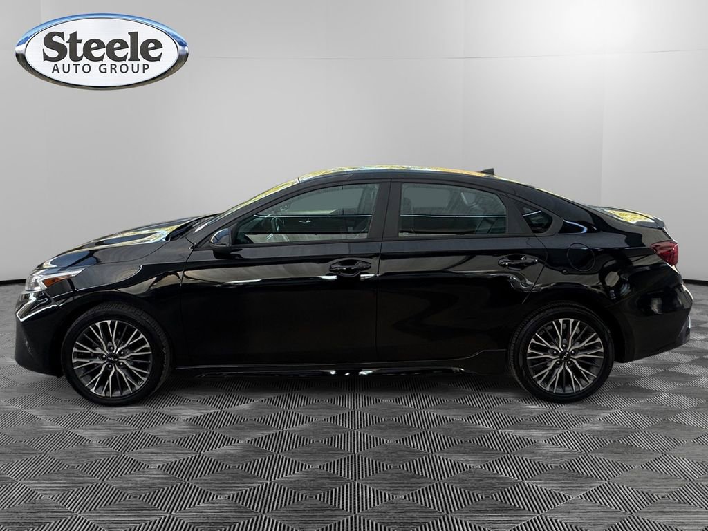 Used 2022 Kia Forte GT-Line image 2