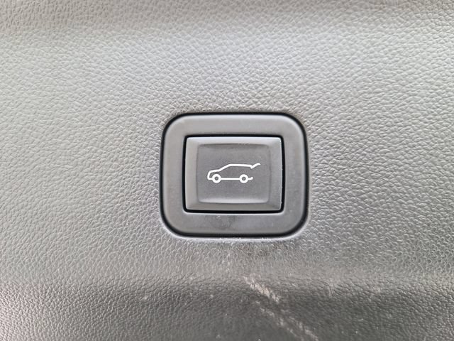 Used 2024 GMC Yukon XL Denali AWD/4WD image 7