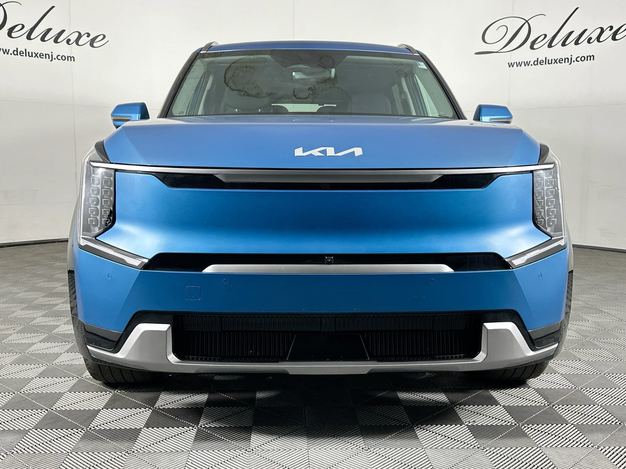Used 2024 Kia EV9 Land AWD/4WD image 2