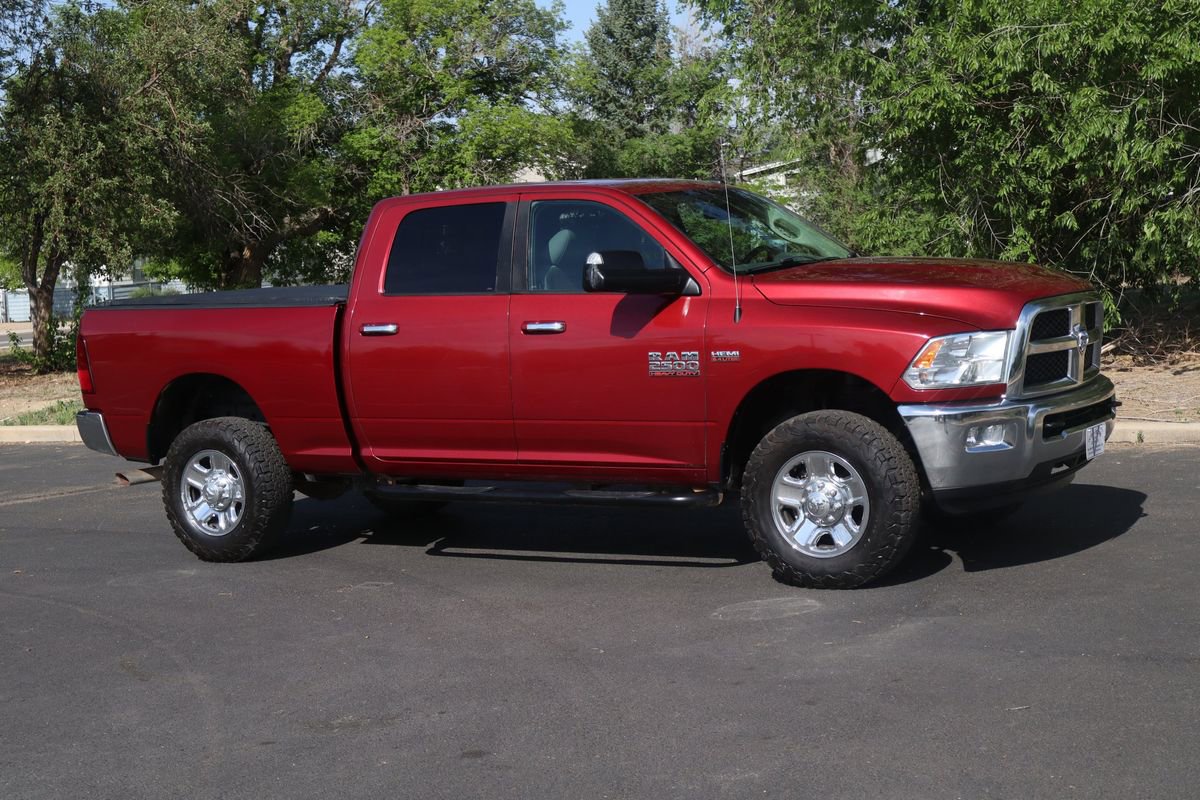Used 2015 RAM 2500 SLT w/ Luxury Group AWD/4WD image 2