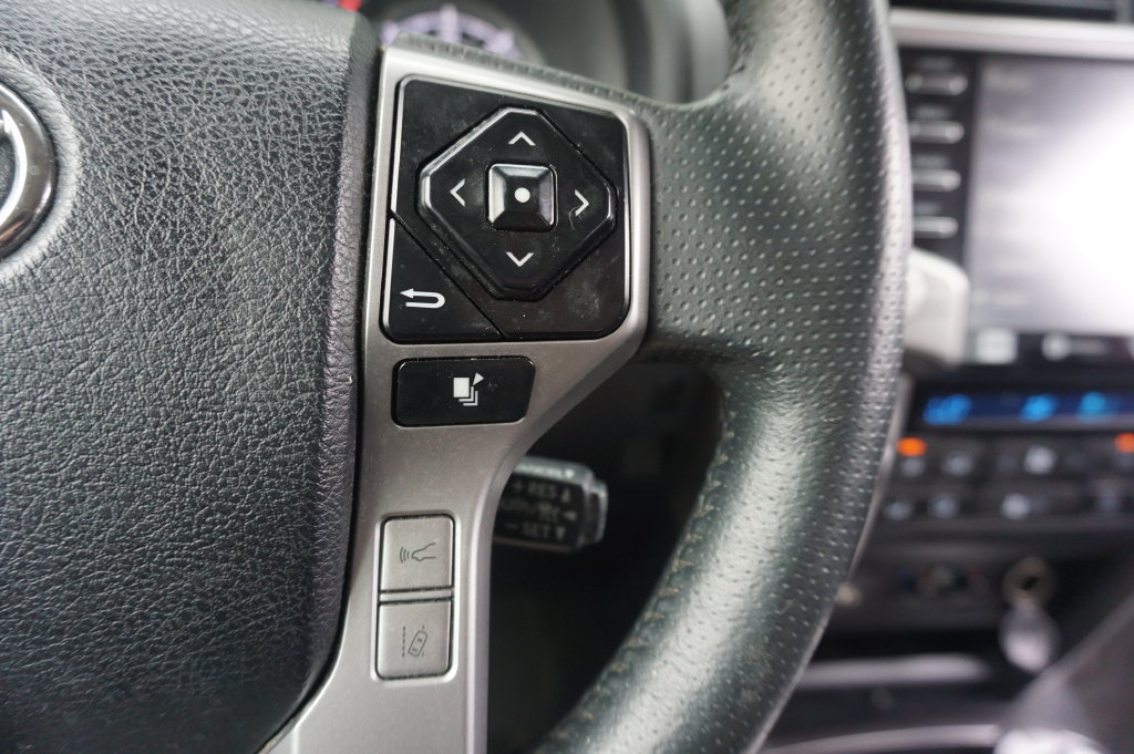 Used 2022 Toyota 4Runner Limited AWD/4WD image 8