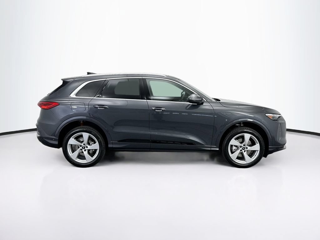 Used 2025 Audi Q5 Premium Plus AWD/4WD image 4