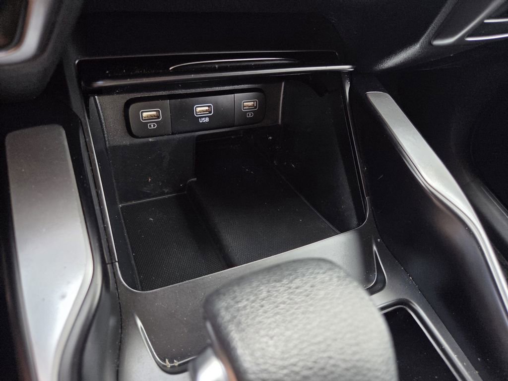 Used 2023 Kia Sorento LX image 13