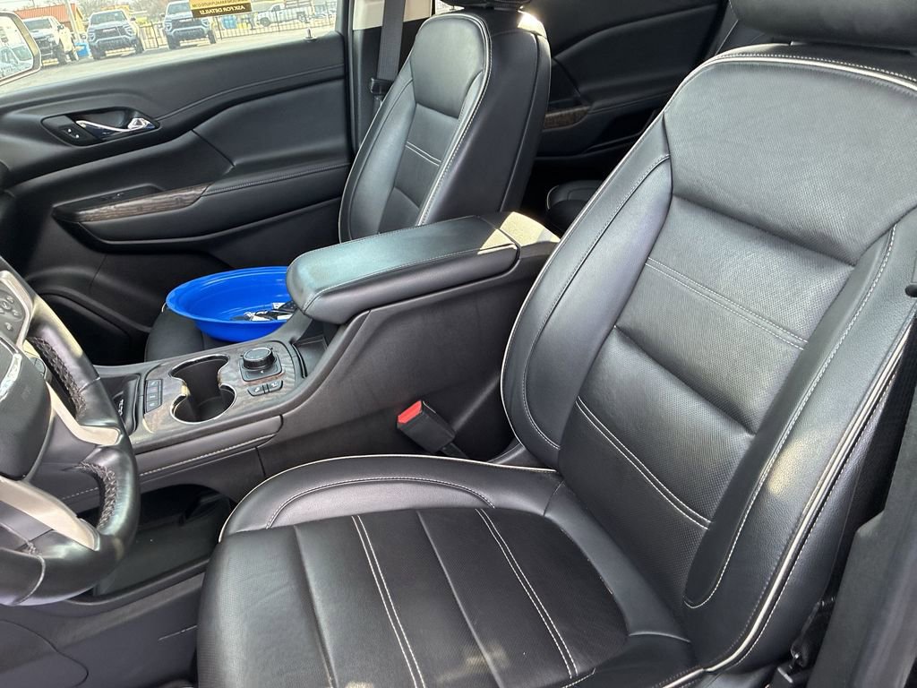 Used 2023 GMC Acadia Denali w/ Black Diamond Edition image 11