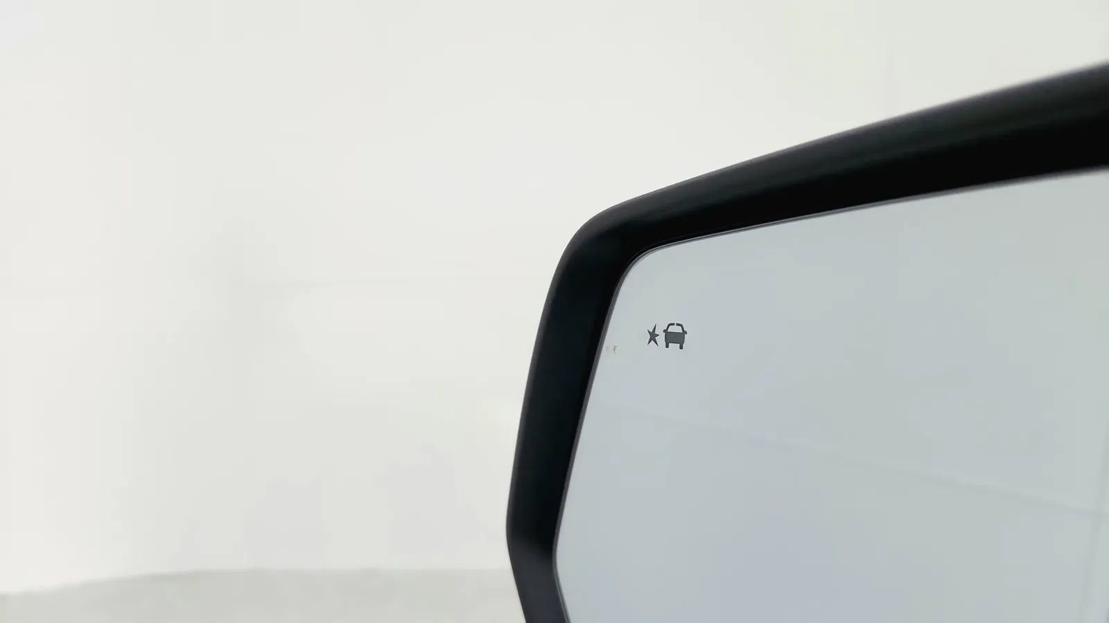 Used 2023 Chevrolet Traverse RS image 54