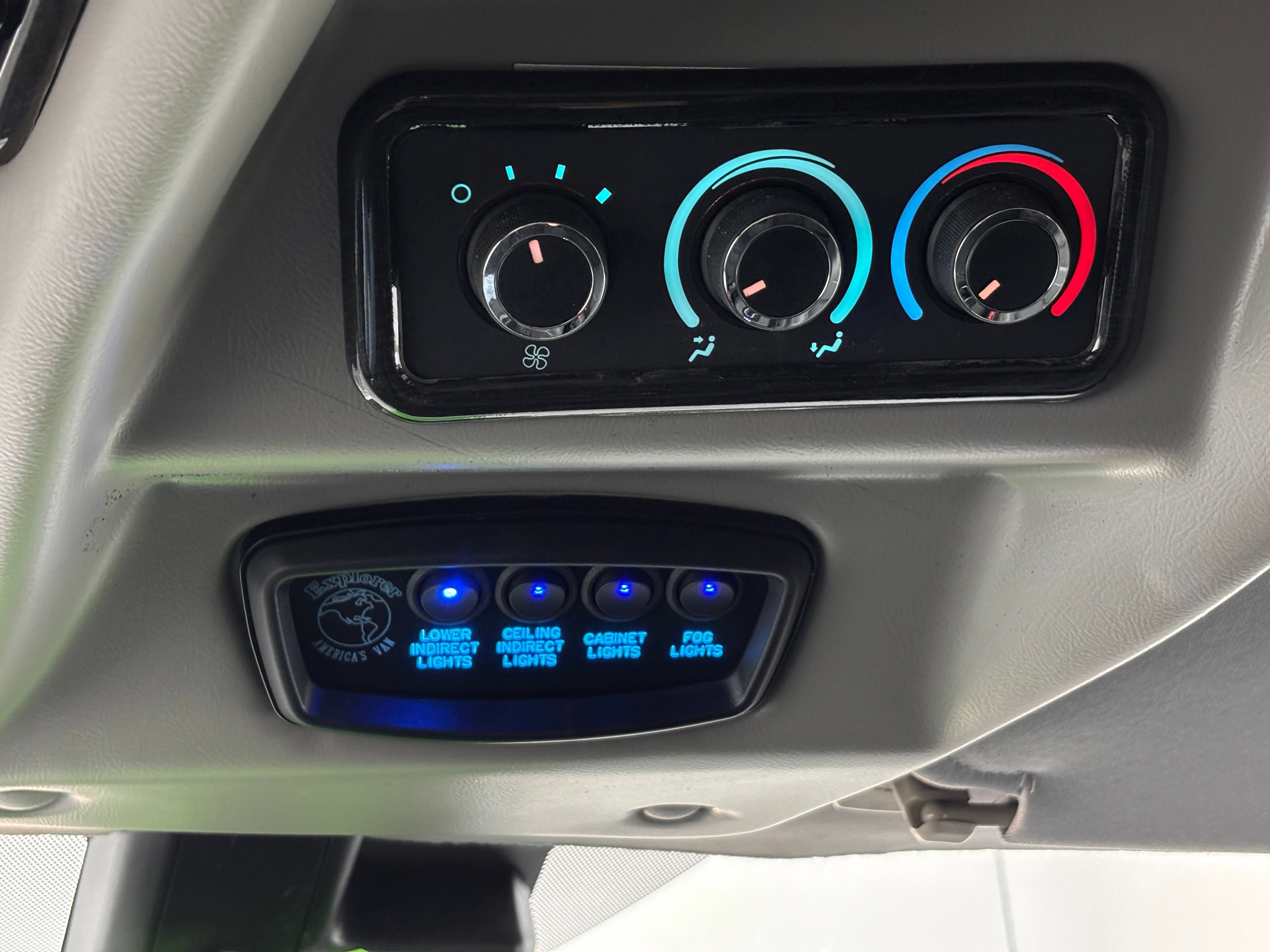 New 2026 GMC Savana 2500 w/ Driver Convenience Package RWD image 32