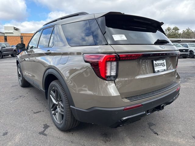 Used 2026 Ford Explorer ST-Line w/ ST-Line Street Pack AWD/4WD image 3