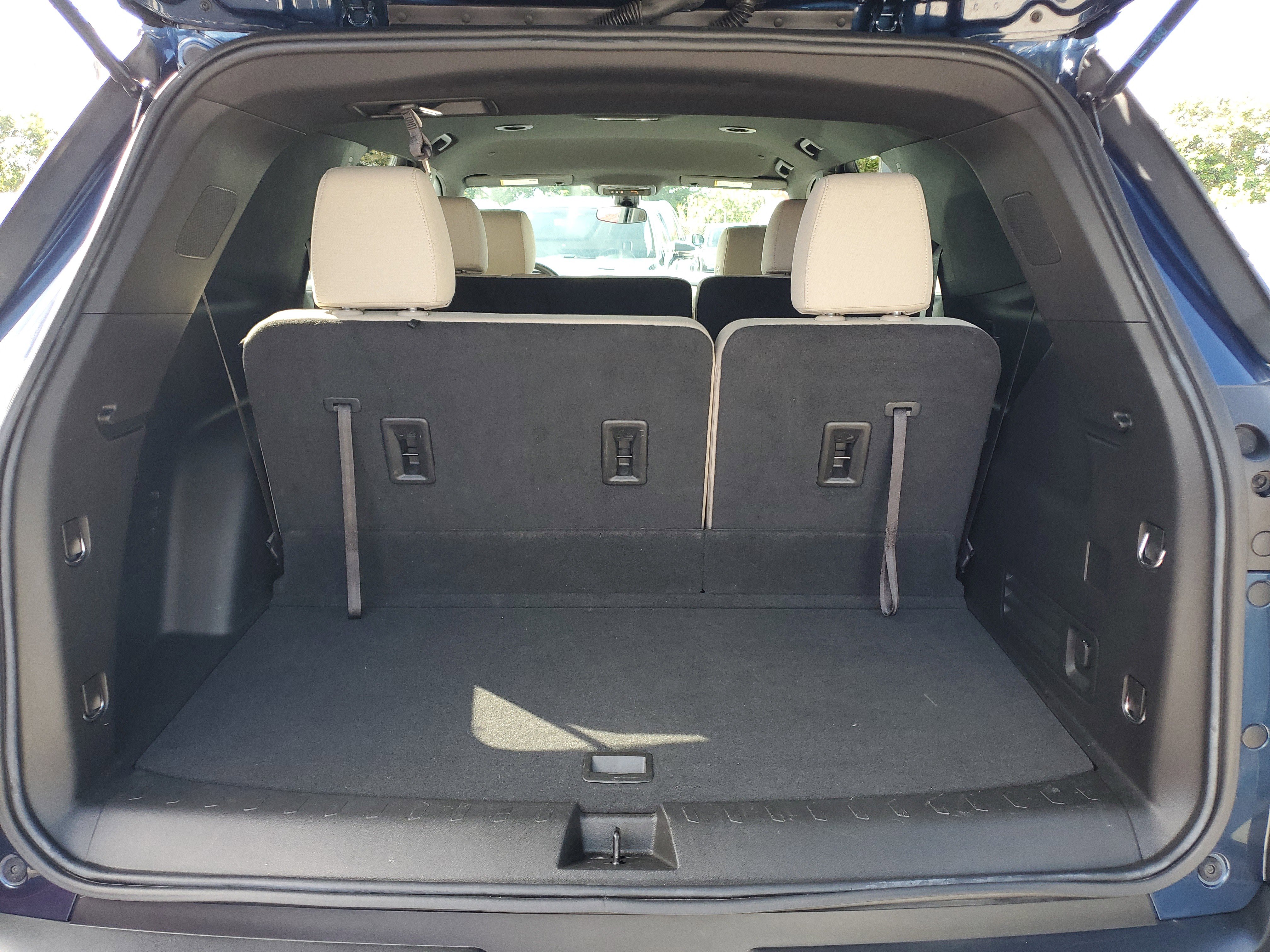 Used 2023 Chevrolet Traverse LS image 5