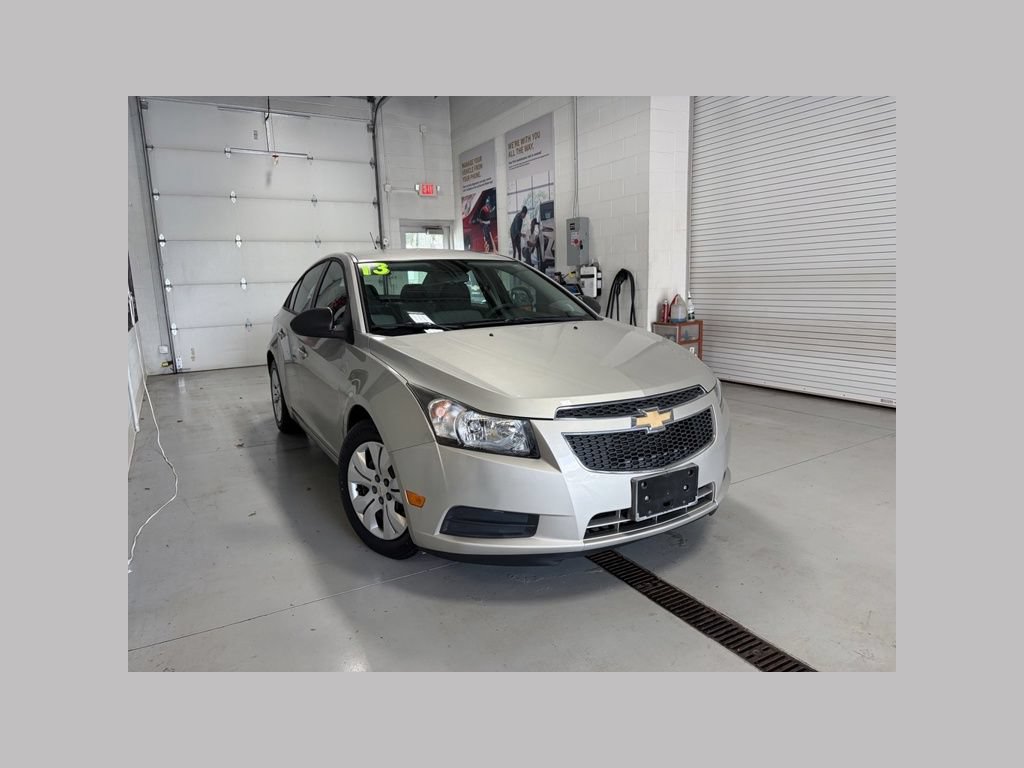 Used 2013 Chevrolet Cruze LS